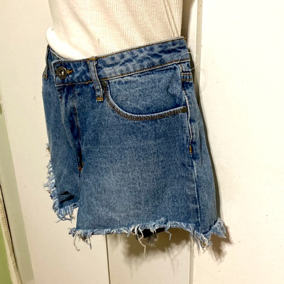ARTICLES OF SOCIETY Frayed Raw Hem Distressed Blue Denim Shorty Shorts Size 27 - Picture 7 of 16